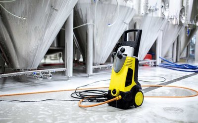Best Times to Pressure Wash Your Property in South Florida